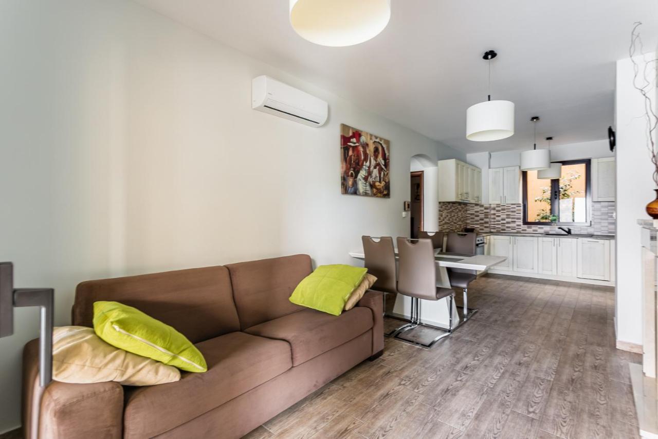 Keystone Apartments Donji Morinj Buitenkant foto